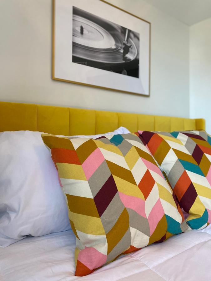 Stylish Downtown Kingsville Getaway With Putting Green, Firepit & Games Eksteriør bilde